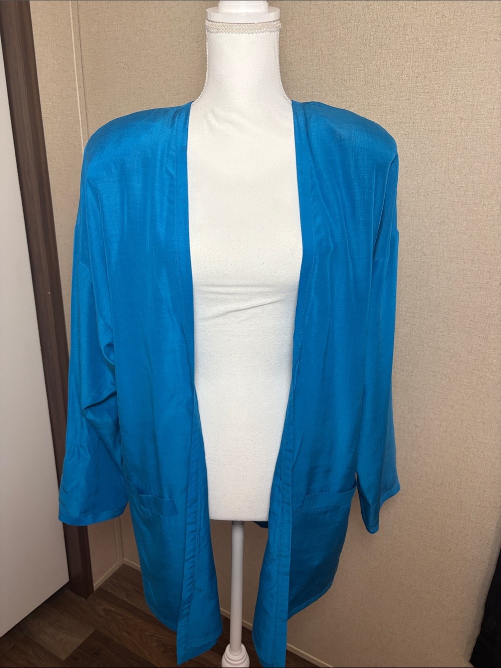 Char 100% Silk Blazer Size 10 Vintage Open Front Blue Shoulder Pads Relaxed Boho